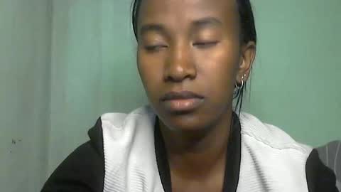 Snapshot of minouch211907 chatting on May 22, 2026, 2:51 am minouch211907 online show from May 22, 2026, 2:51 am