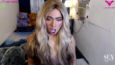 Snapshot of minty_hill chatting on May 5, 2026, 5:43 pm MARIANE online show from May 5, 2026, 5:43 pm
