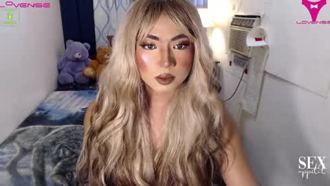 Snapshot of minty_hill chatting on May 10, 2026, 11:48 am MARIANE online show from May 10, 2026, 11:48 am