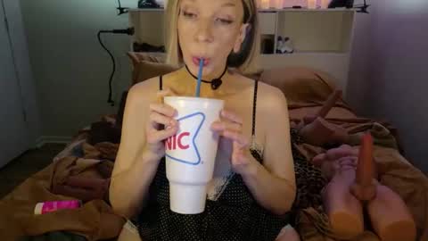 Snapshot of minxtessarae chatting on April 28, 2026, 2:10 am Tessa Rae online show from April 28, 2026, 2:10 am