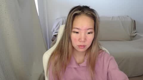 mira_g online show from September 18, 2025, 6:15 am