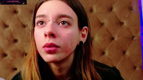 mira_lynxx online show from December 2, 2025, 5:13 am