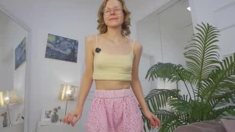Snapshot of mira_marni chatting on March 9, 2026, 11:03 am mira_marni online show from March 9, 2026, 11:03 am
