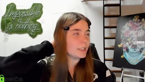 miraa_bloom online show from April 15, 2026, 1:40 pm