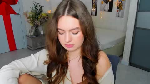 Emma online show from February 11, 2025, 7:27 pm