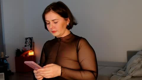 Meera online show from April 18, 2026, 9:37 pm