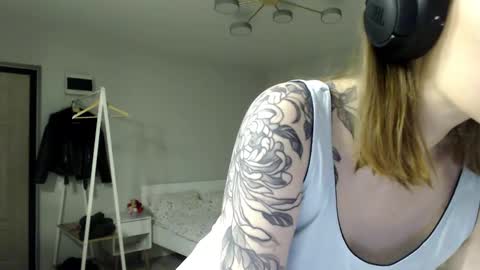 Mira online show from February 16, 2026, 7:54 pm