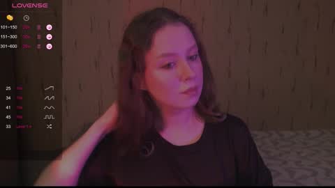 Kira online show from September 12, 2025, 7:03 pm