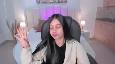 miranda_crawfor online show from October 8, 2025, 12:25 pm