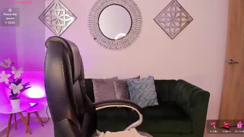 Snapshot of miranda_crawfor chatting on July 23, 2026, 8:51 pm miranda_crawfor online show from July 23, 2026, 8:51 pm