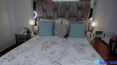 Miranda online show from April 21, 2026, 12:45 am