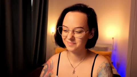 MiraSkyy online show from October 3, 2025, 2:58 pm