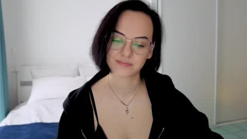 MiraSkyy online show from October 13, 2025, 12:05 pm