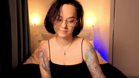 MiraSkyy online show from October 21, 2025, 6:30 pm