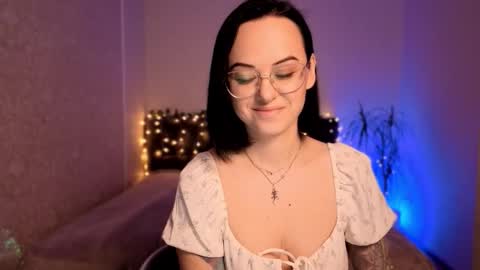 MiraSkyy online show from December 19, 2025, 9:00 pm