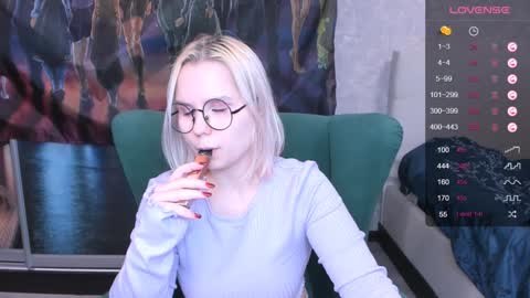 Kira online show from February 7, 2025, 10:52 pm