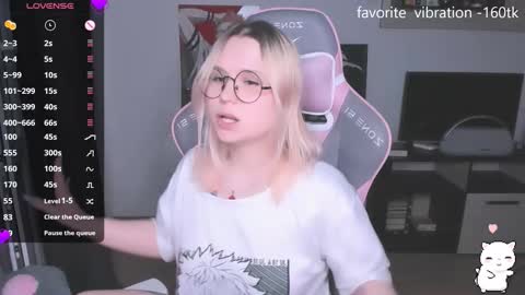 Kira online show from September 9, 2025, 6:40 pm