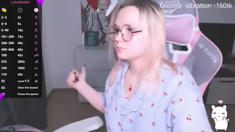 Kira online show from September 21, 2025, 9:38 pm