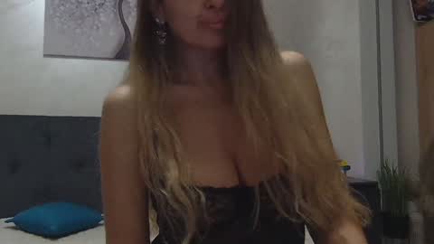 miriam04 online show from December 11, 2024, 10:16 pm