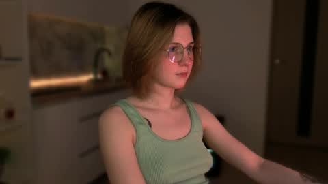 Mira online show from April 5, 2026, 10:51 pm