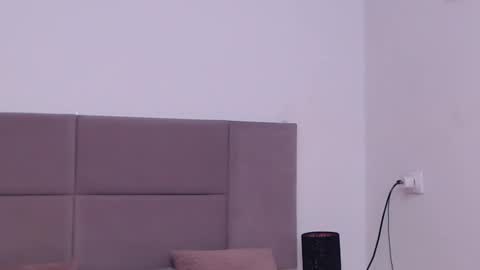 MiryamInes online show from February 5, 2025, 4:47 pm