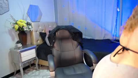 Misaaki online show from November 19, 2025, 10:59 am