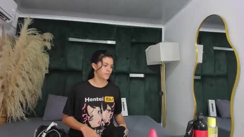 Snapshot of misaki_kai chatting on November 14, 2025, 5:28 am Misaki Kai online show from November 14, 2025, 5:28 am