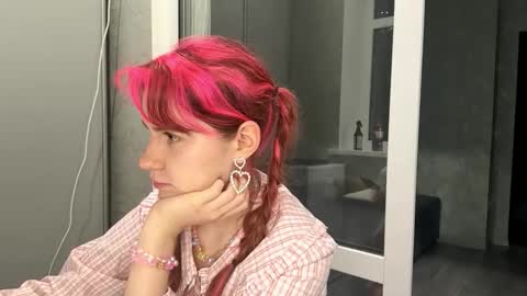 Molly online show from September 14, 2025, 5:56 pm