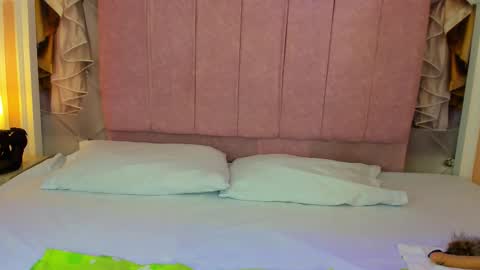 Mishell online show from February 12, 2026, 1:39 pm