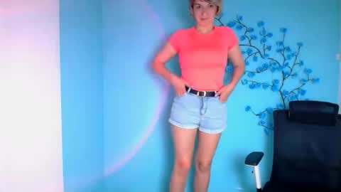 Snapshot of mishelle_blondie chatting on May 19, 2026, 11:38 am Mishelle online show from May 19, 2026, 11:38 am