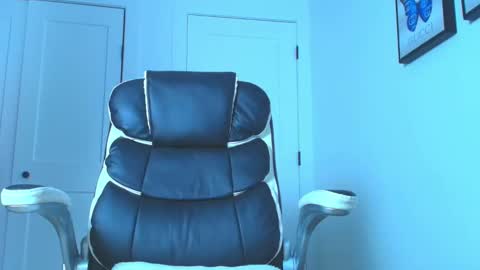 Snapshot of mishellhadid chatting on January 16, 2026, 6:34 pm instagram mishell hadid online show from January 16, 2026, 6:34 pm