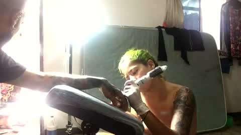 Mishone y Ares online show from December 15, 2024, 6:04 pm