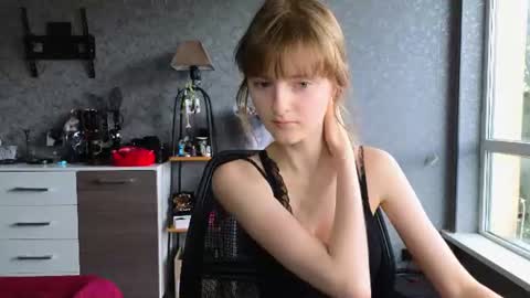 Snapshot of miss___alisa chatting on June 15, 2026, 11:01 am Alisa NONNUDE online show from June 15, 2026, 11:01 am
