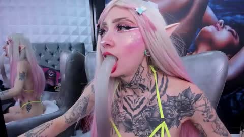 miss___angel online show from September 19, 2025, 6:19 pm