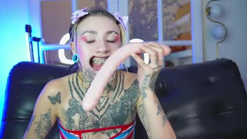 miss___angel online show from April 1, 2026, 1:41 pm