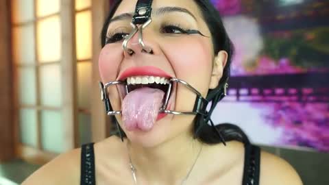 Anastisia online show from November 21, 2025, 11:09 am