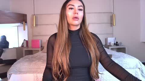 miss__ary_ online show from April 18, 2026, 11:47 am