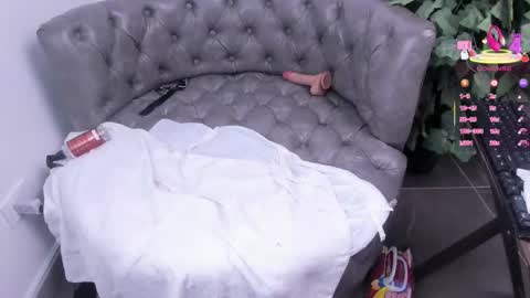 Daphne online show from March 11, 2025, 5:38 am