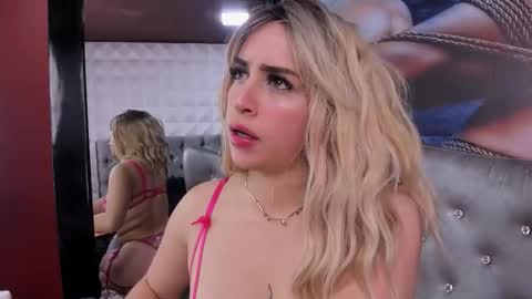 Daphne online show from November 20, 2025, 3:12 pm