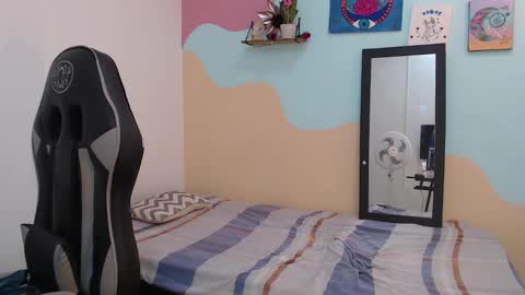 Akemi 3 online show from February 3, 2025, 4:41 pm