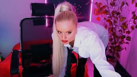 miss_alice_silver online show from October 3, 2025, 9:56 pm