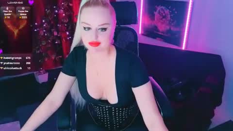 Snapshot of miss_alice_silver chatting on June 21, 2026, 6:32 pm miss_alice_silver online show from June 21, 2026, 6:32 pm
