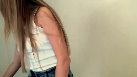 Angelina online show from September 12, 2025, 7:41 am