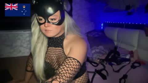 Call me  Miss Antonette  online show from May 18, 2026, 4:07 am
