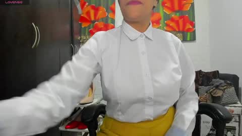 Snapshot of miss_clarepocahose chatting on April 22, 2026, 11:50 pm Clare PocaHose online show from April 22, 2026, 11:50 pm