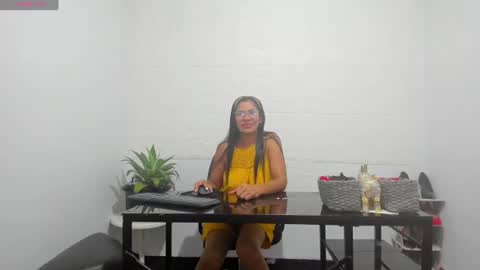 Snapshot of miss_clarepocahose chatting on June 13, 2026, 1:36 am Clare PocaHose online show from June 13, 2026, 1:36 am