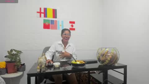 Snapshot of miss_clarepocahose chatting on June 14, 2026, 2:24 am Clare PocaHose online show from June 14, 2026, 2:24 am