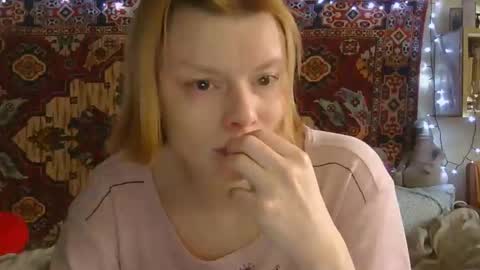 Snapshot of miss_elistia_ chatting on April 27, 2026, 11:19 am Elis online show from April 27, 2026, 11:19 am