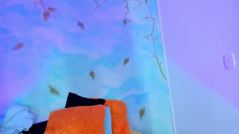 miss_evans_ online show from October 9, 2025, 5:38 am