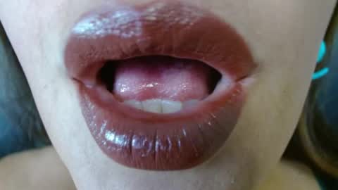 Miss Evoleth online show from April 21, 2026, 9:28 pm